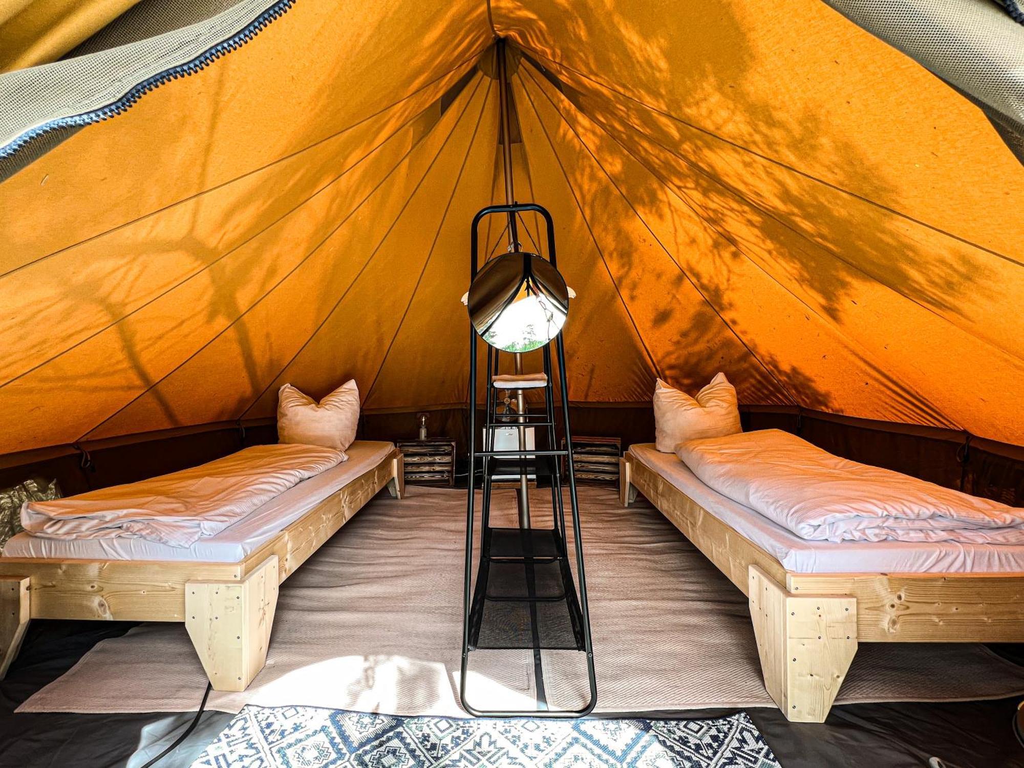 Raus Und Gut Glamping Am Graebendorfer See Drebkau Eksteriør billede