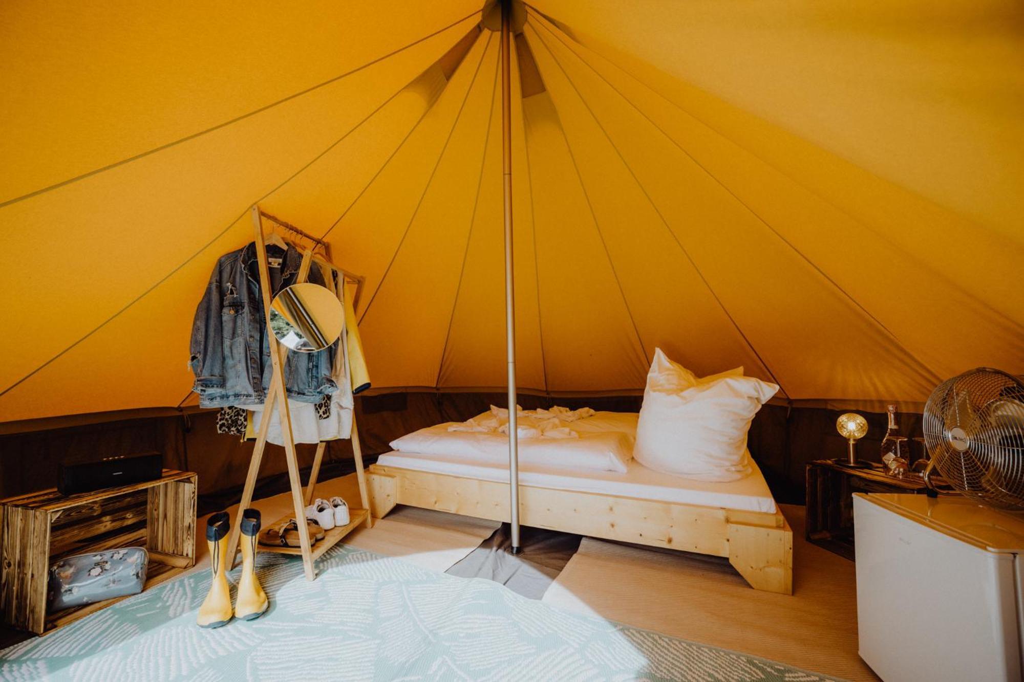 Raus Und Gut Glamping Am Graebendorfer See Drebkau Eksteriør billede