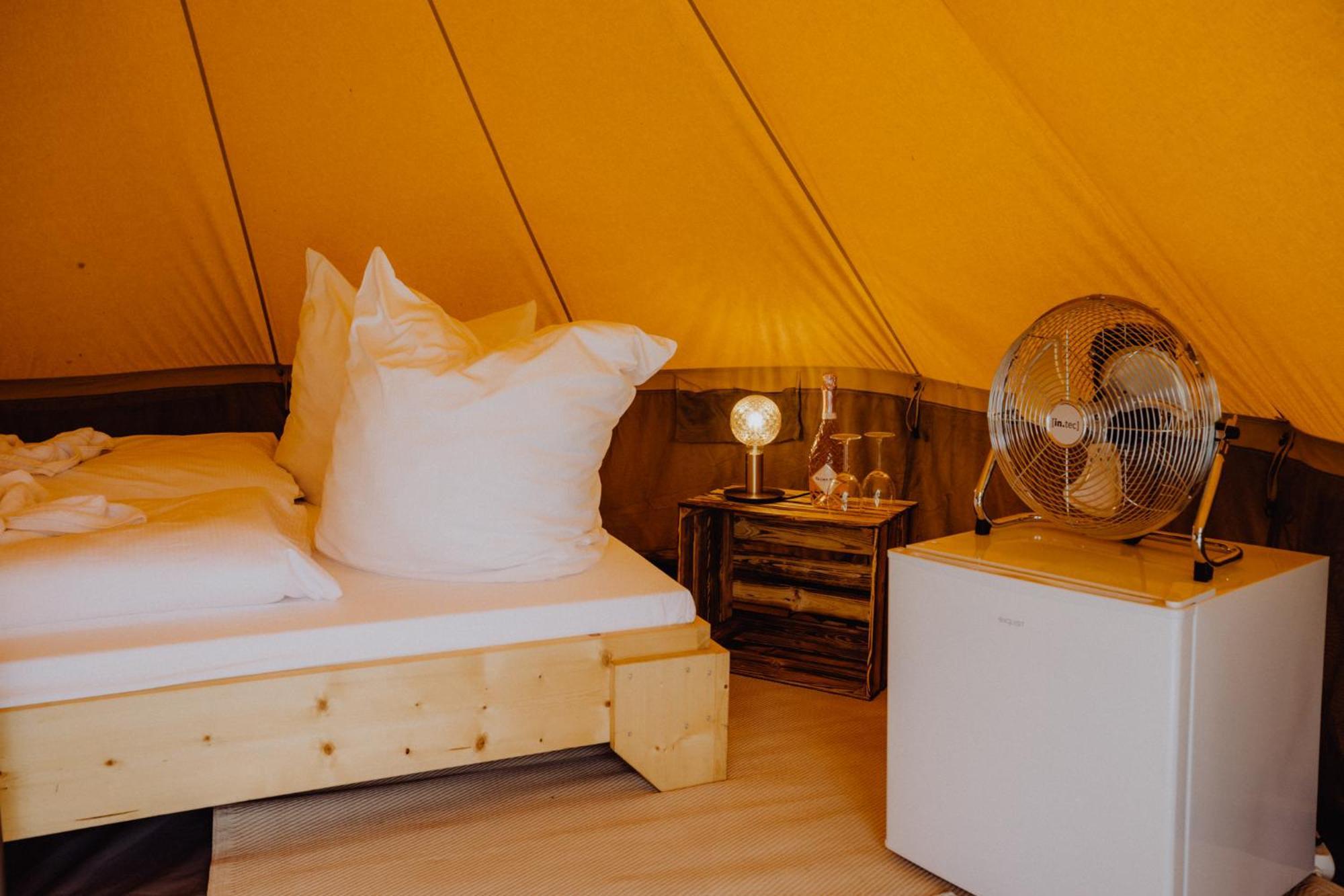 Raus Und Gut Glamping Am Graebendorfer See Drebkau Eksteriør billede